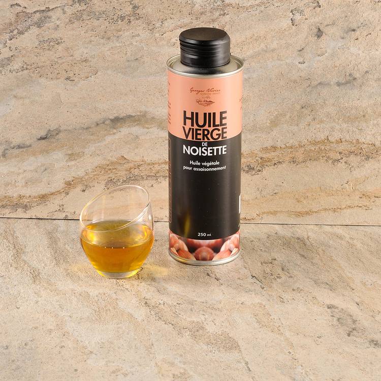 L'Huile de noisette vierge