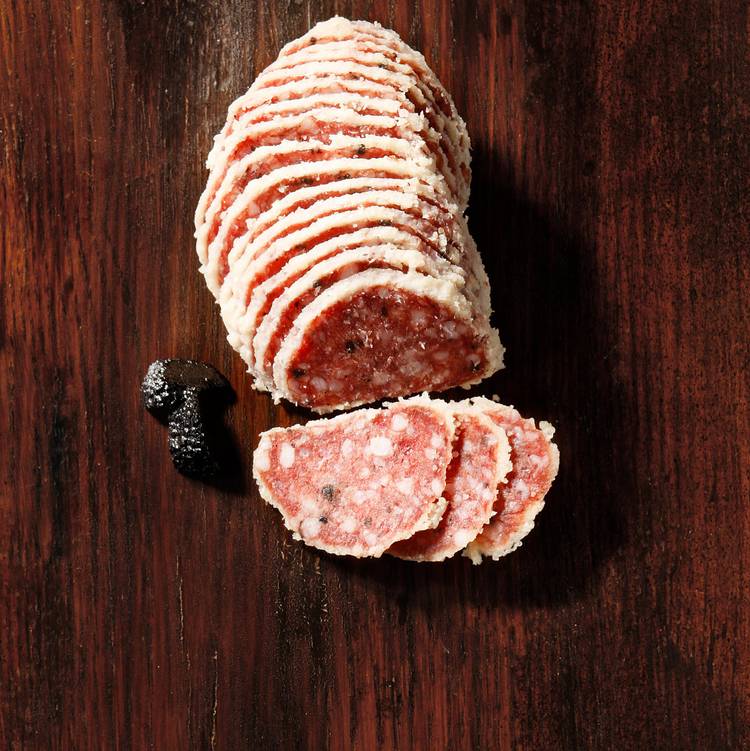 Le Saltufo (salami aux truffes d'été 3% enrobé de Parmigiano)